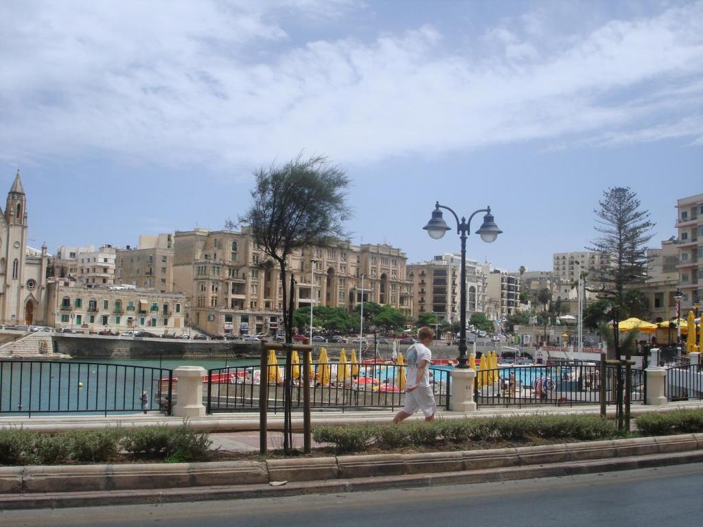 סליאמה Simons Apartments Minutes Away From Balluta Bay And St Julians חדר תמונה